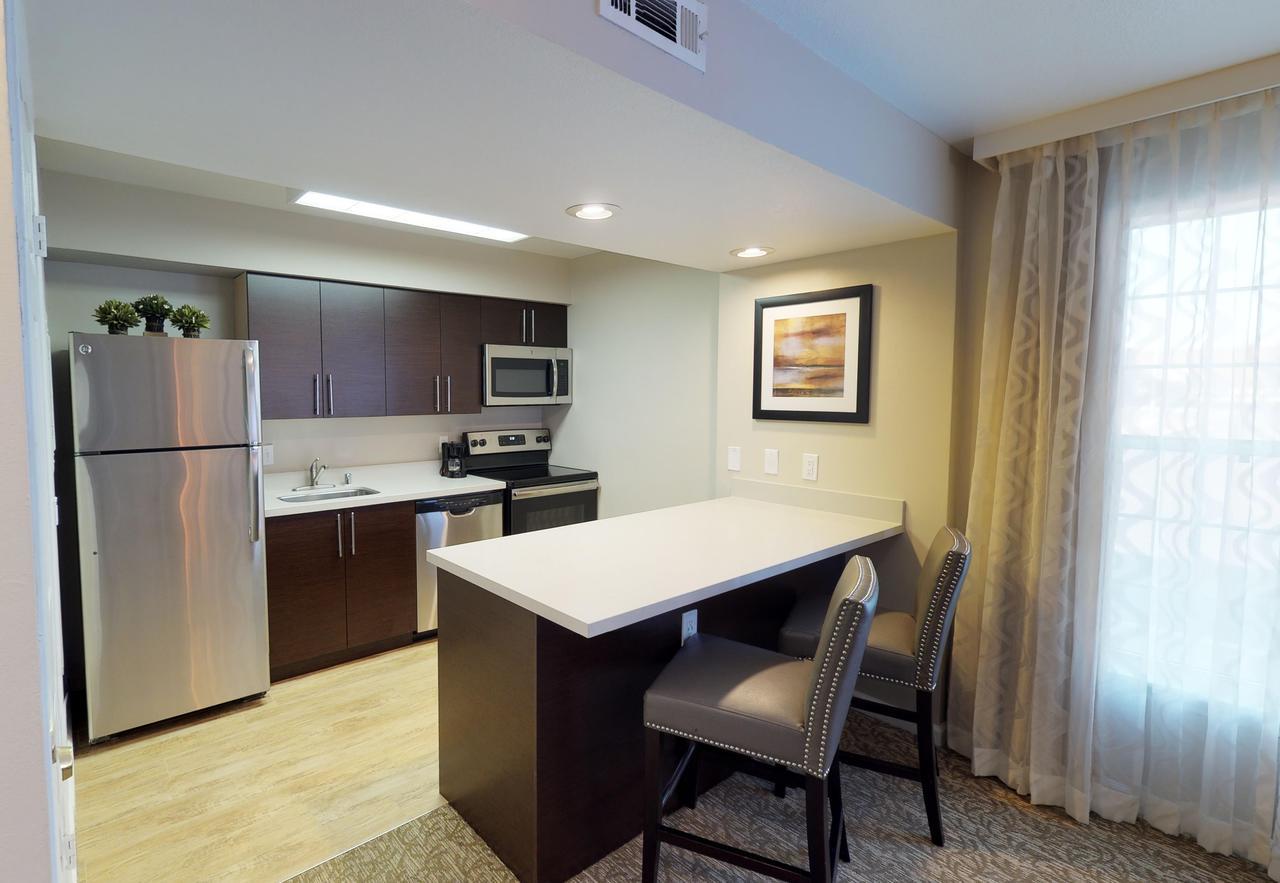 Chase Suite Hotel Newark Fremont Eksteriør bilde